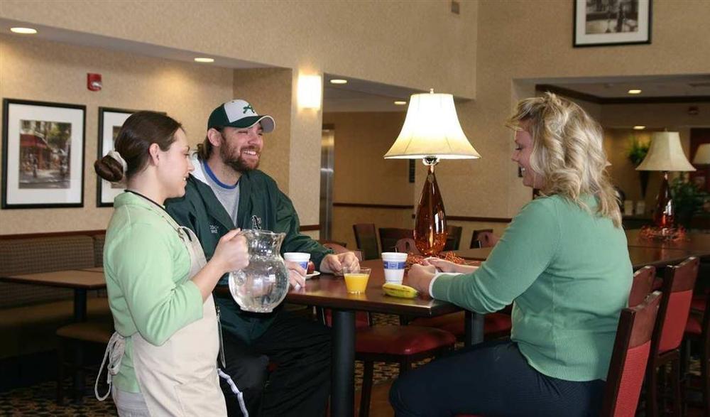 Hampton Inn & Suites Toledo-Perrysburg Rossford Restaurant billede